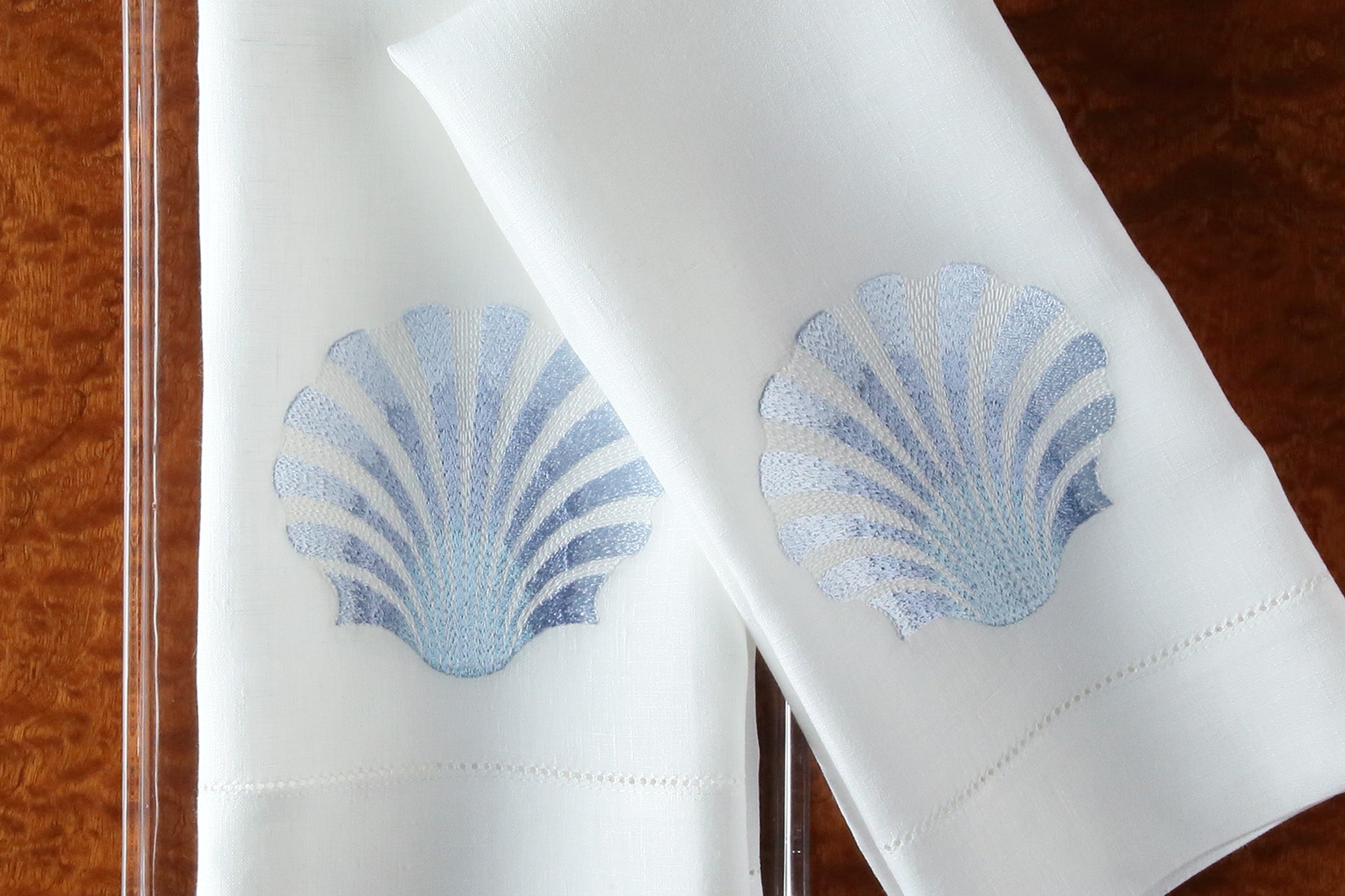 https://ebraunnewyork.com/cdn/shop/products/Ocean-Guest-Towels-Noel-detail.jpg?v=1666838524